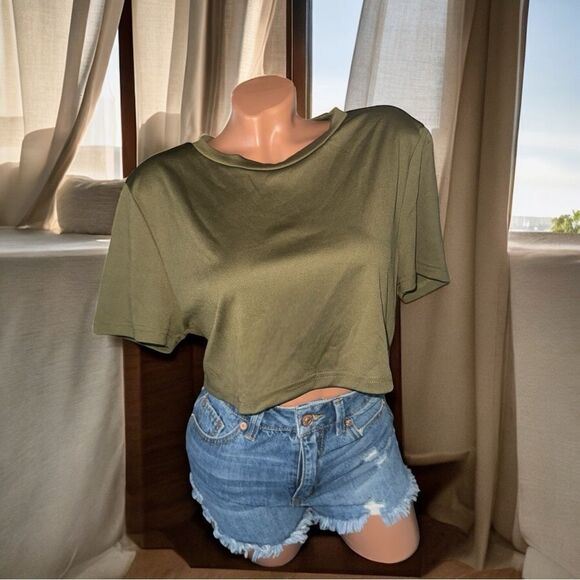 SHEIN Curve l Olive Green Short Sleeve Crop Top l 2X l EUC - Picture 1 of 6